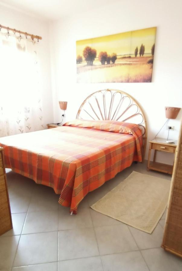 Apartamento Tanca Della Torre Trilocale Vista Mare Isola Rossa Exterior foto