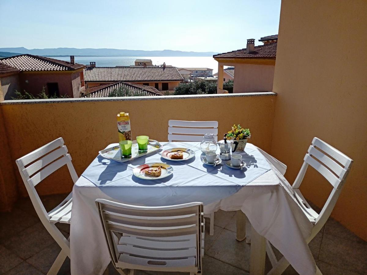 Apartamento Tanca Della Torre Trilocale Vista Mare Isola Rossa Exterior foto