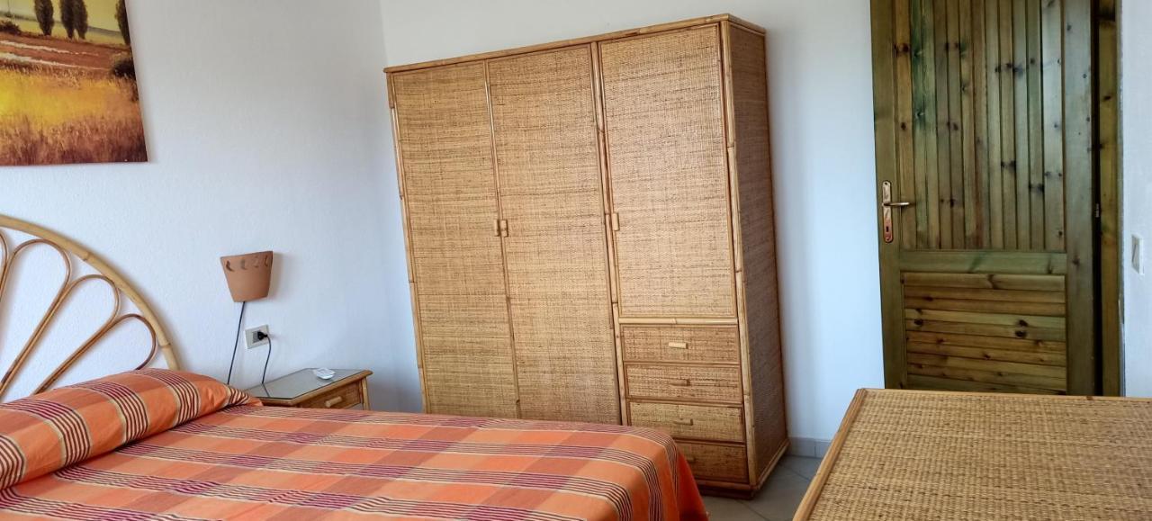 Apartamento Tanca Della Torre Trilocale Vista Mare Isola Rossa Exterior foto